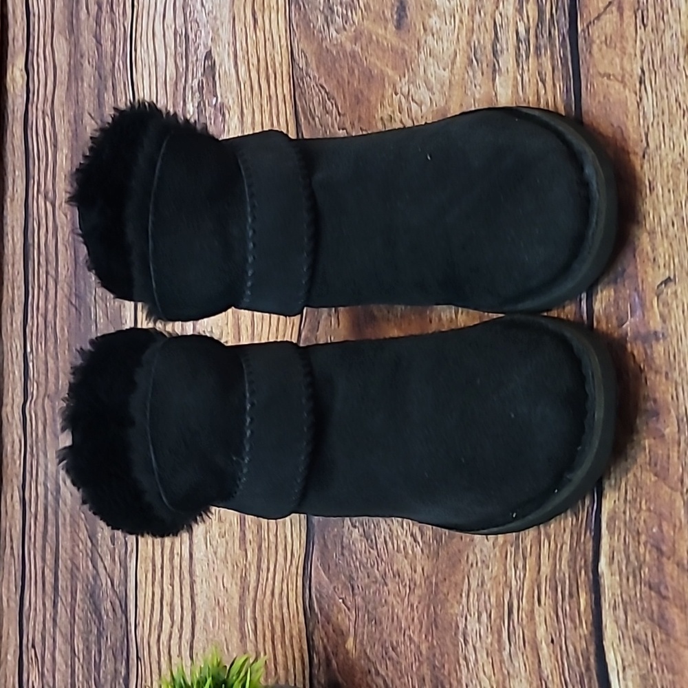 UGG McKay Boots - Picture 5 of 16